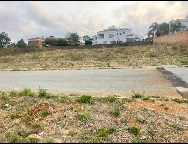 LAND FOR SALE IN STERPARK